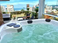 Art Home penthouse, sea view cinema property with jacuzzi, 90 meters from the sea.