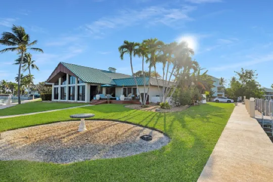 One of a Kind! Spacious 5-bedrooms all on one level, indoor pool amazing views!