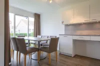 Beachside Bungalow Near Beach