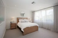 Vaucluse/Watsons Bay Beach House: 4 bedroom beach villa 보클루즈 하우스 주변 호텔