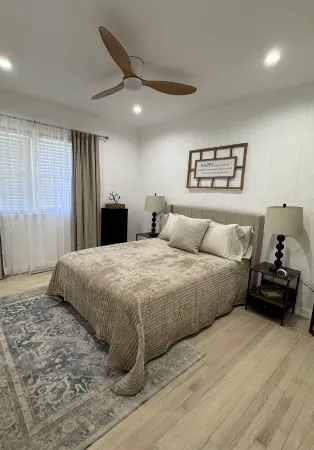 Charming 3-bedroom house with WiFi and AC in beautiful Wilmington Отели рядом с достопримечательностью «Университет Северная Каролина в Уилмингтон»