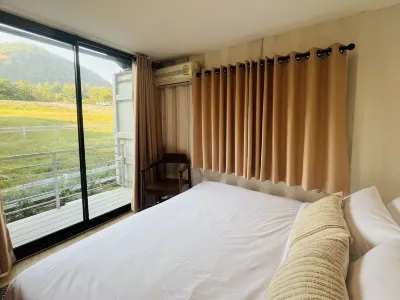 Skugga Farm Cabin is lifestyle for agriculture with chocolate, tea, coffee Hotels in Ban Sa Ha Khon