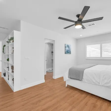 Glendora Route 66 Home Newly Renovated Spacious 4-bedroom with 6 bathrooms