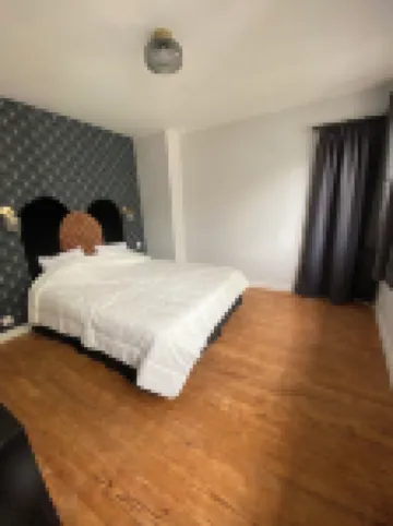 City center apartment sleeps 4