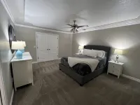 6 Bedroom, 4.5 Bathroom, 2 Kitchen - Spacious & Clean in Quiet Neighborhood
