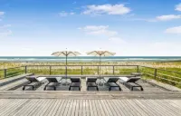 Oceanfront renovated home in FI Pines, stunning views & spacious outdoor oasis