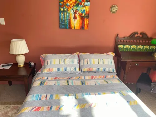 Private studio with your own waterfall garden and 5 minute walk to Hospital