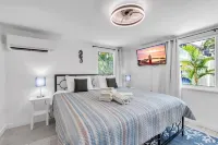 Seahorse Suite 1 Bedroom Villa by RedAwning