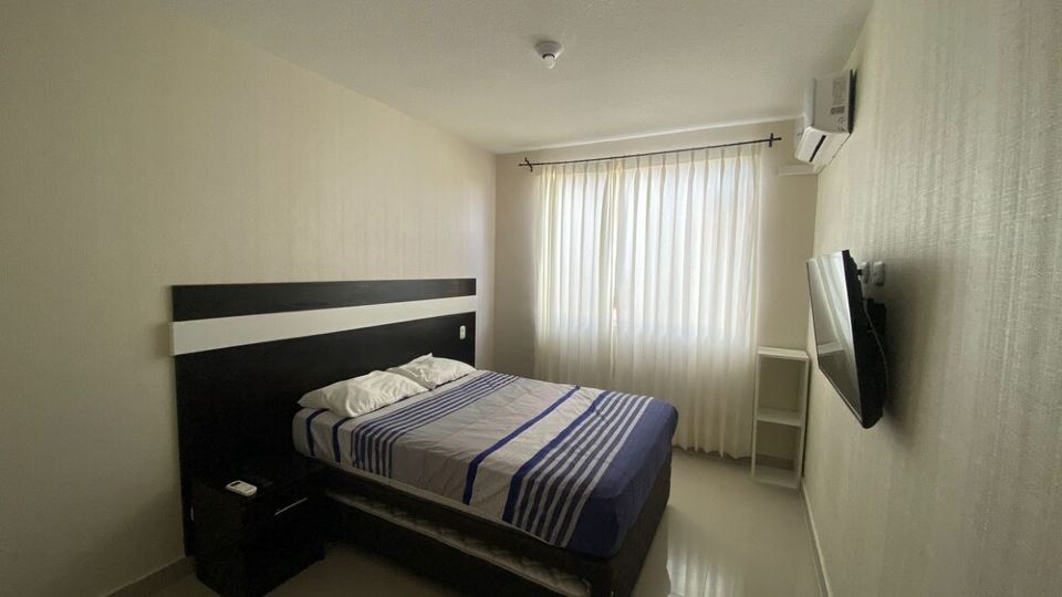 Brand new apartment, 2Hb,A/C, swimming pool, gymnasium