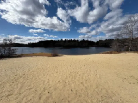 Make this charming, modern retreat your home away from home!!