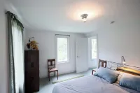 Light-filled cottage