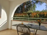 SEASIDE APARTMENT WITH POOL Hotels in Linguizzetta