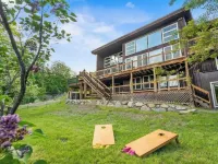 White Mtn Lux Retreat - Hot Tub, Sauna & Game Room 巴特利特住宿飯店