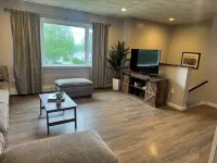 Veteran Owned, charming 4-bedroom house with WiFi, AC in lovely Presque Isle Hotels in Presque Isle