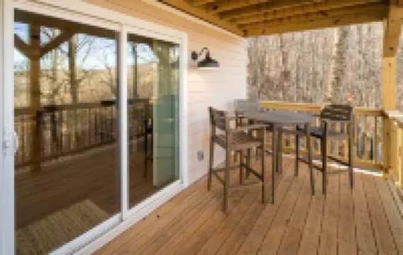 Charming townhome with 2 master suites, WiFi, AC in tranquil Sugar Mountain