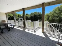 One level 4 Bedroom House with Pool, Large Docks, Canal Access - The Turtle Club