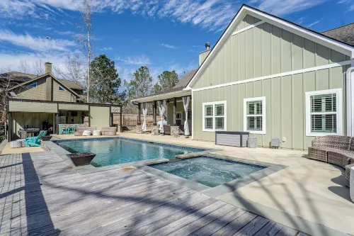 Tranquil Getaway Minutes from Auburn including Pool & backyard Waterfall Oasis - 4-Star