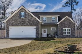 Tranquil Getaway Minutes from Auburn including Pool & backyard Waterfall Oasis