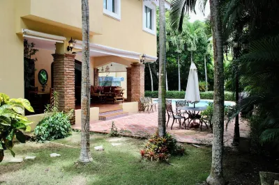 GuavaBerry-JuanDolio+Cozy-5BR+7Bds+11Pax+/Maid+WiFi+A/C-BBQ-PrivPool+TVSmart โรงแรมใน
