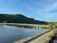 Riverside Cottage, Abergwynant (sleeps up to 3) - don't forget your binoculars!
