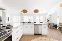 Village House: Desert Oasis! Pool & Spa