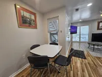 Cozy 1-bedroom condo in wonderful Alexandria with WiFi, AC, Free Parking