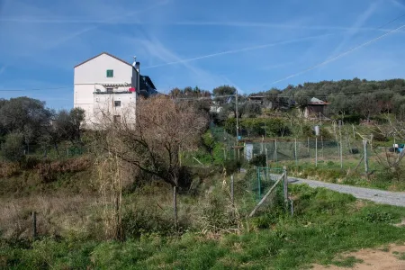 Apartment with heated pool inside, 10 min from the sea, Pet Friendly