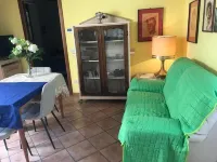 Vacation House Gerenzone Quiet apartment with large, well-exposed terrace.