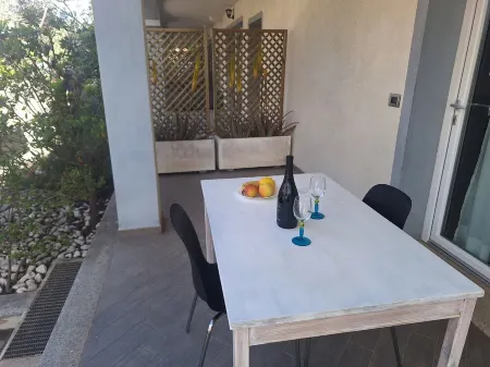 Modern Apartment Between Village and With Access to 70m2 Swimming Pool