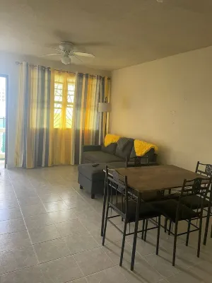 The Sunflower  Villa 7 minutes drive to beach Hotels in 