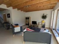 Black Forest vacation home Strauch surrounded by great hiking trails and excursion destinations ユーリンゲン＝ビルケンドルフのホテル