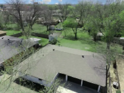 Charming 3/2, 2 Miles to BSW, Walk to Shopping- Temple, TX