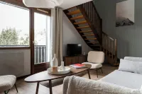 Contemporary duplex apartment at the foot of the toboggan run, ideal for families.