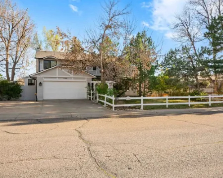 A Cozy Spring Retreat Hotels in Arvada