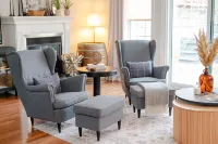 Century Home centrally located in Prince Edward County (located in Bloomfield) Hotels in Bloomfield