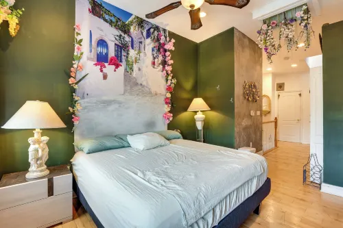 Quirky Baltimore Townhome ~ 2 Mi to Inner Harbor - Apartments