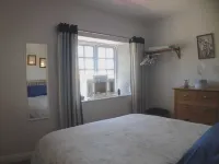 Charming Cottage overlooking the square in Chittlehampton Village Hotels in North Devon District