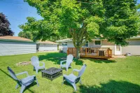 Large Backyard, Walk to Hospital: Sheboygan Abode! Hotels in Sheboygan