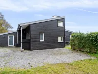 "Nilson" - 50m from the sea