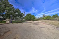 Fredericksburg Cottage ~ 1 Mile to Main Street! - Maalaistalo