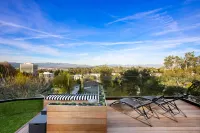 Stunning City Views and Cozy Fireplaces - Spacious Hilltop Retreat