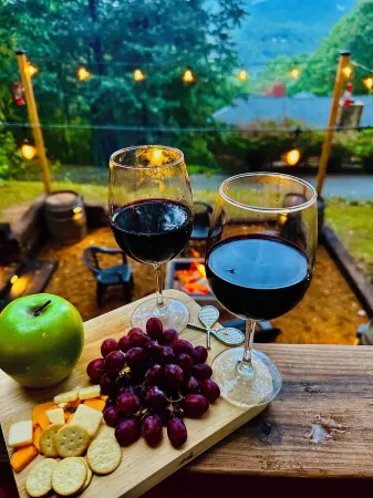 Mountain View Home • Hot Tub, Game Room, Fire Pit, Pizza Oven