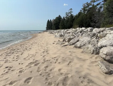 Large Unique & Artistic Lake Michigan Beach House / Awesome Game Room