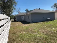 Charming 2-bedroom house with AC, WiFi in fabulous Panama City 파나마시티 호텔