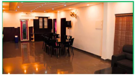 green mount residency Отели рядом с достопримечательностью «Заповедник Чиннар Уайлдлайф»