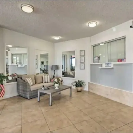 Oceanfront, 2 Bed Condo. Pool. Amazing Views from All Rooms of Ocean and Beach