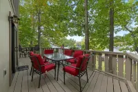 Lakefront Cottage on Apple Valley Lake