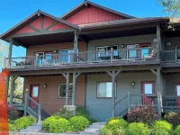 Lakeview Getaway-Walk To Downtown Bigfork, Rated #1 Lake town in USA Hotels in Bigfork