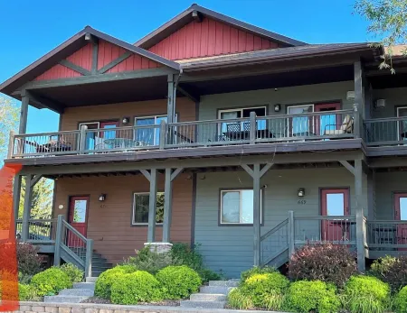 Lakeview Getaway-Walk To Downtown Bigfork, Rated #1 Lake town in USA