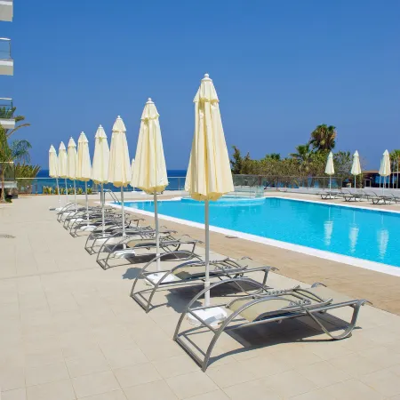 Too Coool 1 Bedroom Apartment Coralli Resort